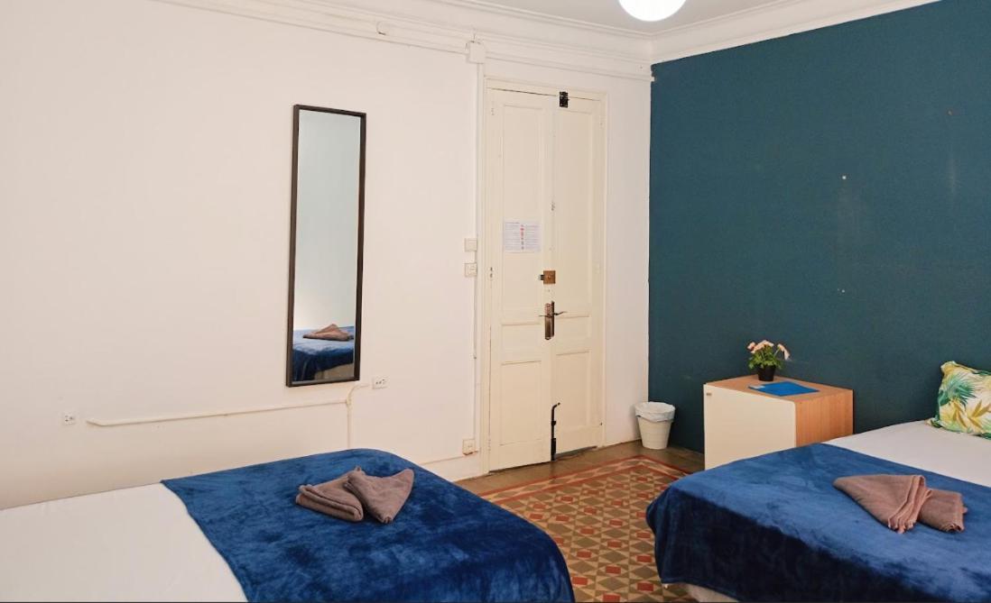 Bed and Breakfast Banys Nous R2 Barcelona Zewnętrze zdjęcie